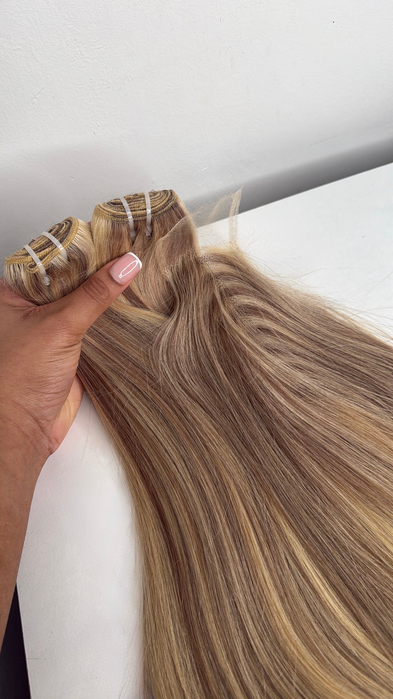 Coloured Closures